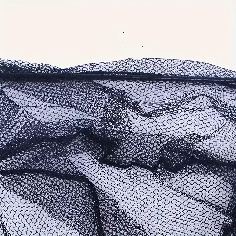A multifunctional telescopic fishing net, the handle can be extended from 110 cm to 210 cm, which is very suitable for freshwater fishing, suitable for children and adults to use.