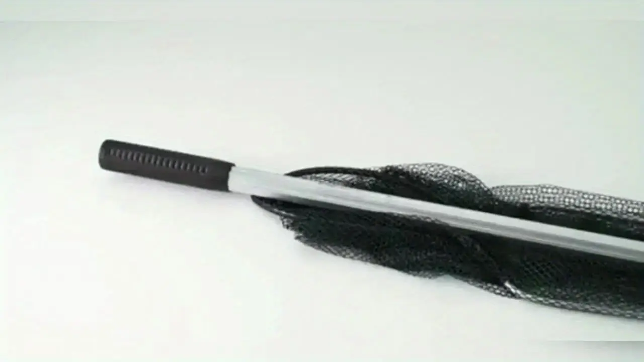 A multifunctional telescopic fishing net, the handle can be extended from 110 cm to 210 cm, which is very suitable for freshwater fishing, suitable for children and adults to use.