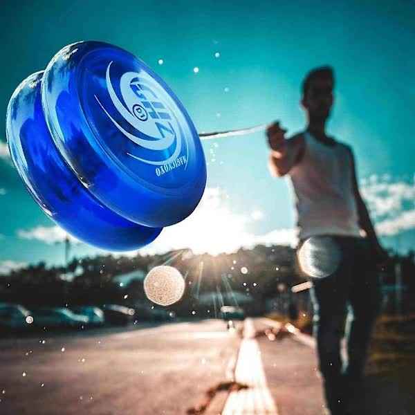 Responsive Yo-Yo Beginner Set with Bag, Strings, and Gloves